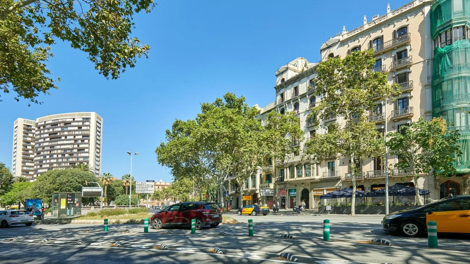 Classic Catalan Family Apartment With Balcony By Maison Pinata Barcelona 0*,  Spain