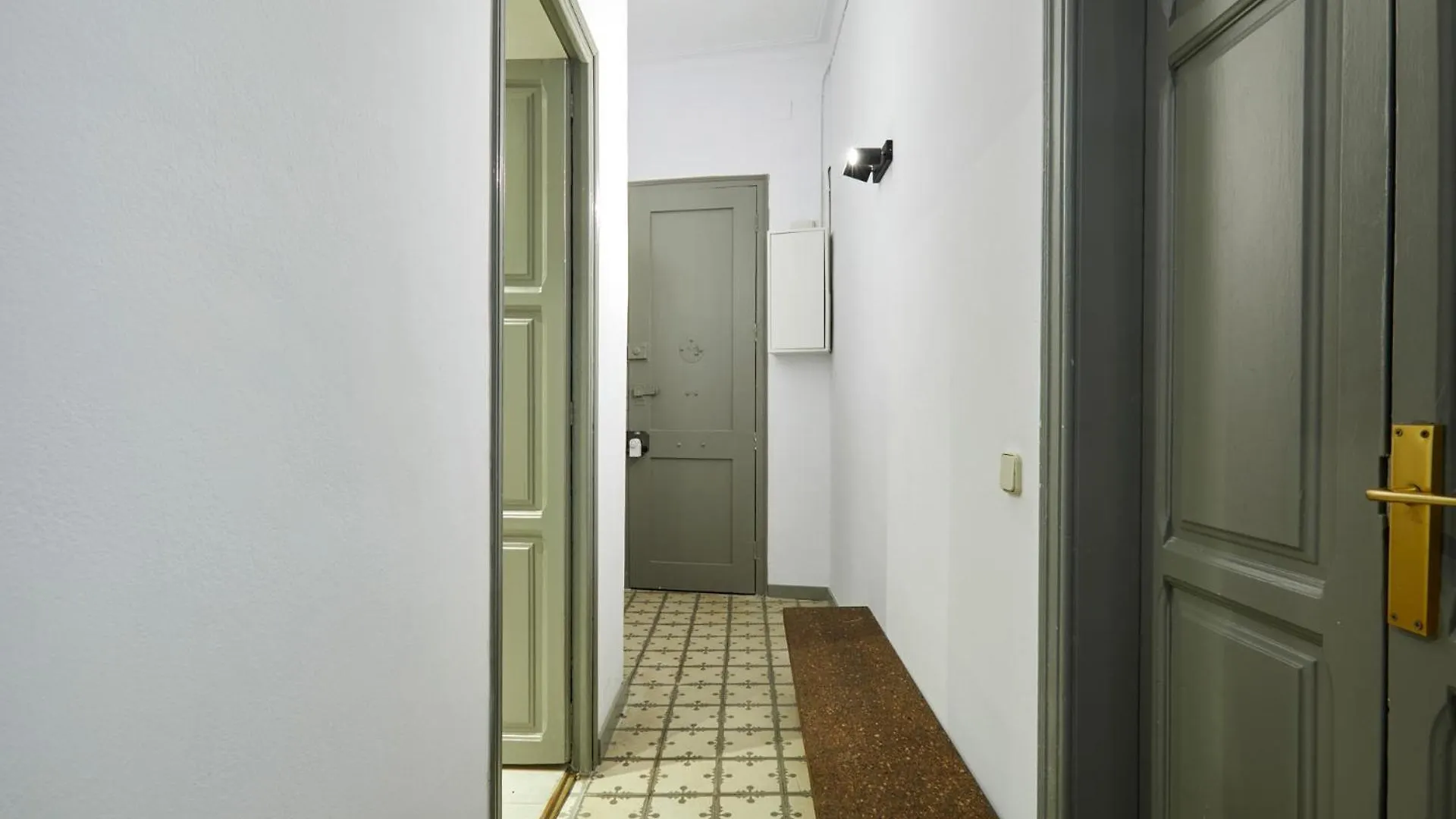 Classic Catalan Family Apartment With Balcony By Maison Pinata Barcelona