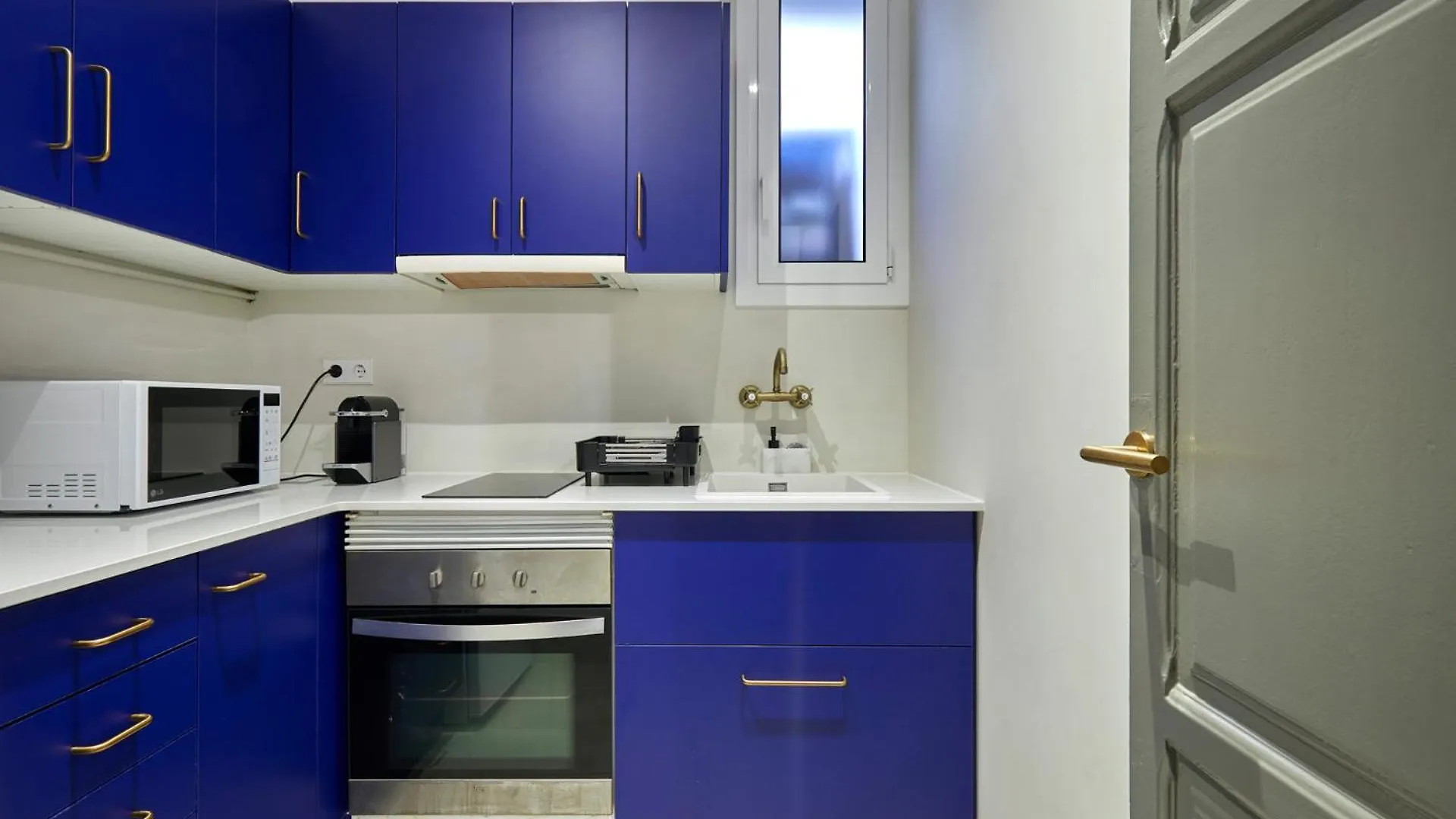 Classic Catalan Family Apartment With Balcony By Maison Pinata Barcelona Spain