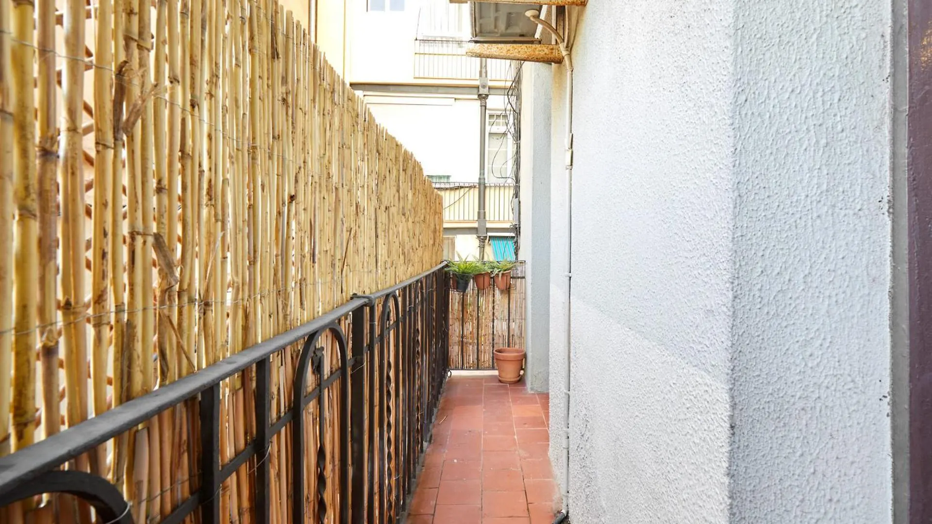 Classic Catalan Family Apartment With Balcony By Maison Pinata Barcelona