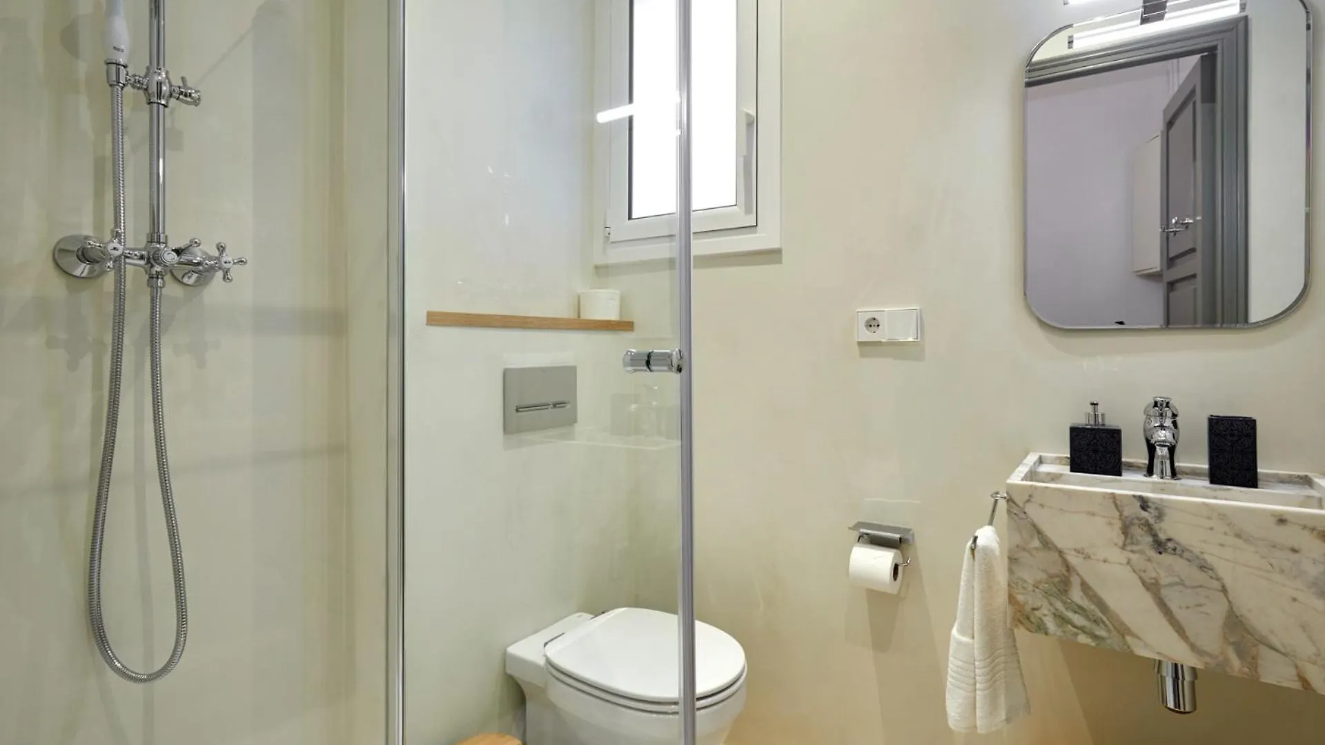 Classic Catalan Family Apartment With Balcony By Maison Pinata Barcelona Spain
