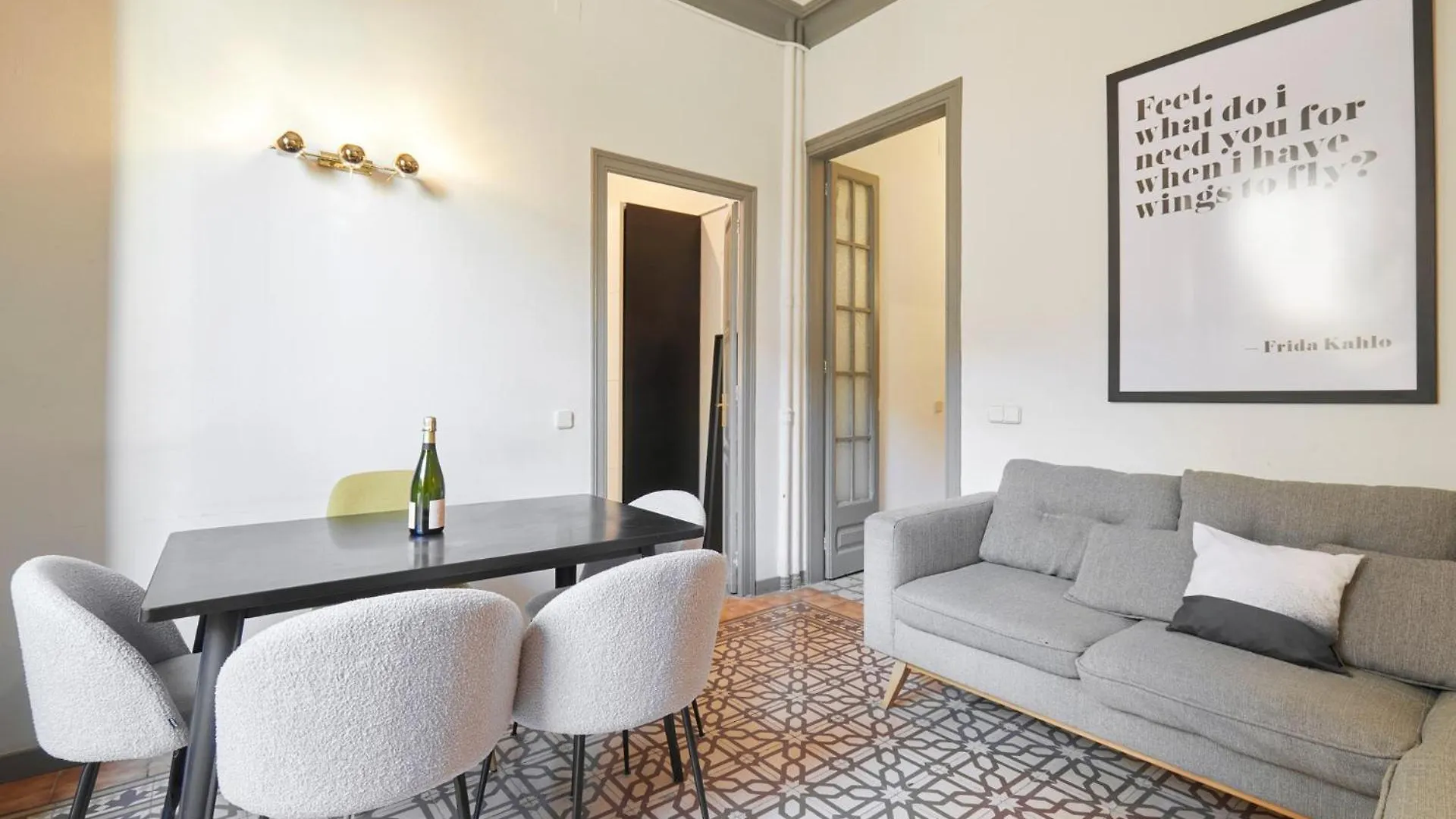Classic Catalan Family Apartment With Balcony By Maison Pinata Barcelona